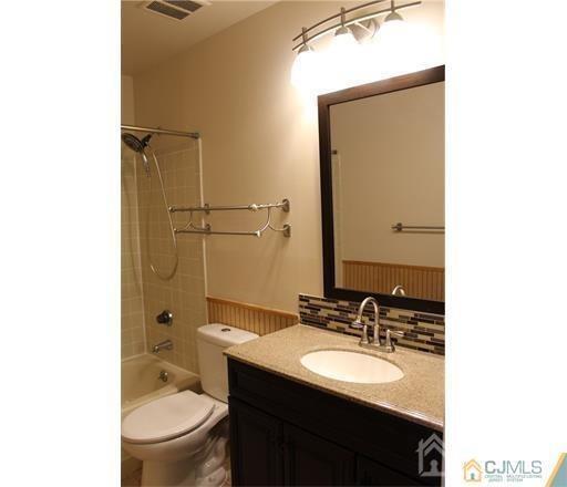 Building Photo - 1201 Aspen Dr