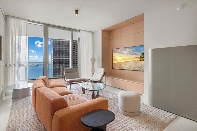 Building Photo - 300 Biscayne Blvd Way