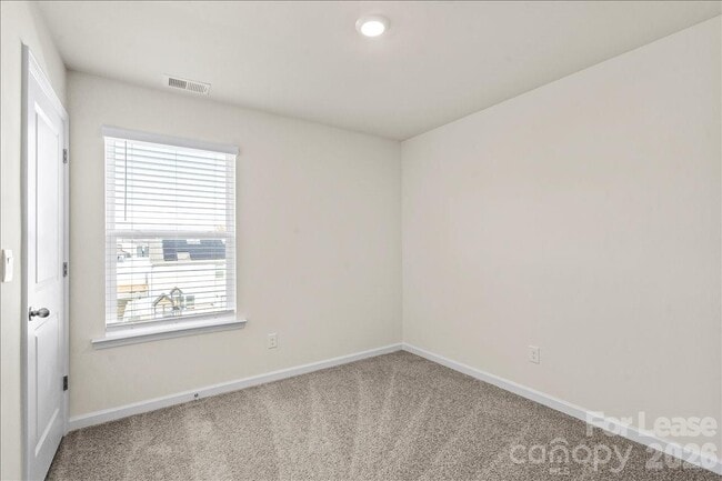 Building Photo - 1339 37th Ave Lane NE
