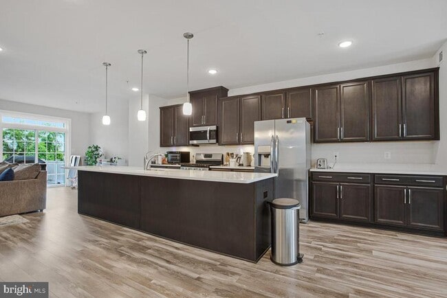 Building Photo - 9724 Glassy Creek Way