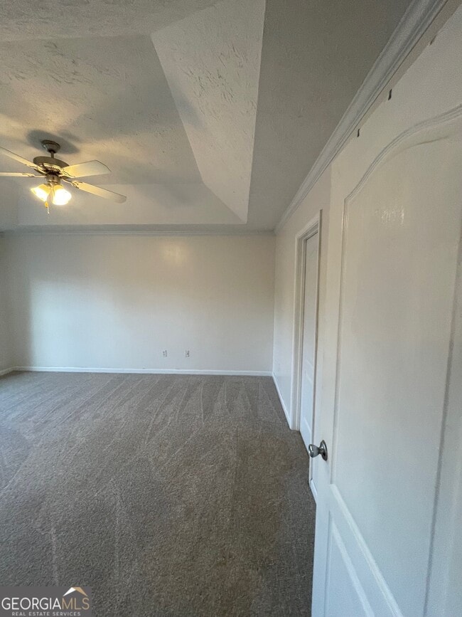 Building Photo - 721 Meadow Spring Dr