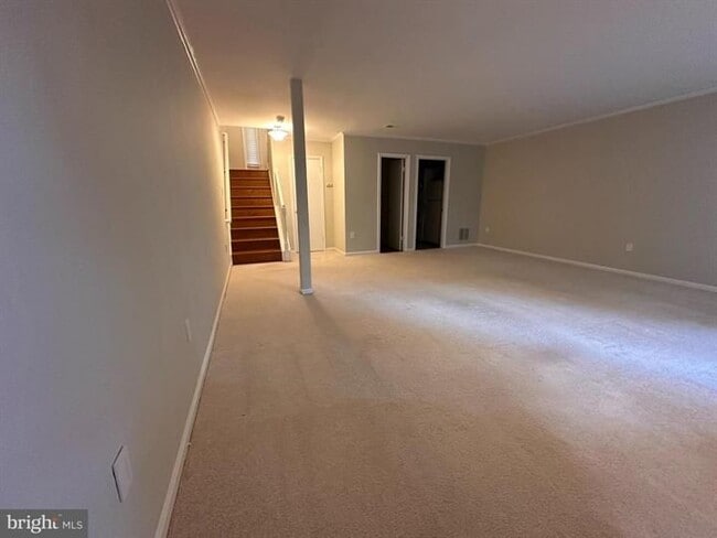 Building Photo - 13 Carriage House Cir