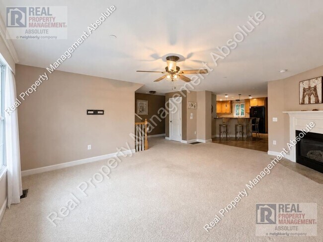 Building Photo - Prime Hudson Location: 3-Bed Townhouse Beside Benson’s Park