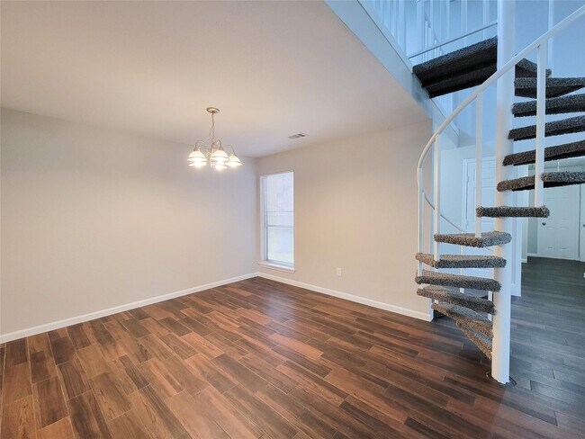 Building Photo - 5107 Prairie Creek Dr