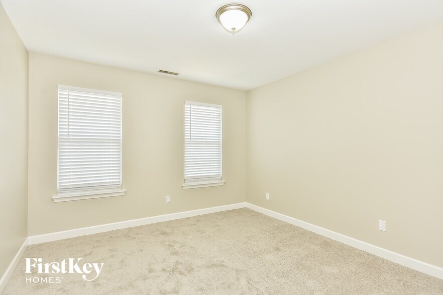 Building Photo - 4801 Mara Vista Dr