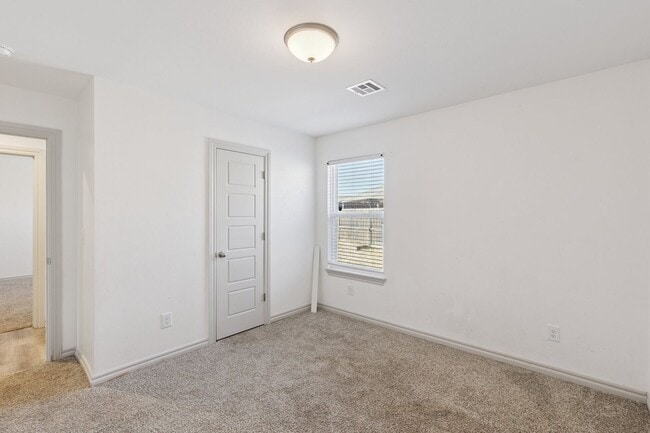 Building Photo - Stunning 4-Bed Home in Deer Creek Schools with Open Floorplan & Community Amenities