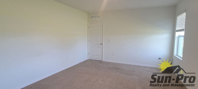 Building Photo - 2007 Glenbrooke Rd.