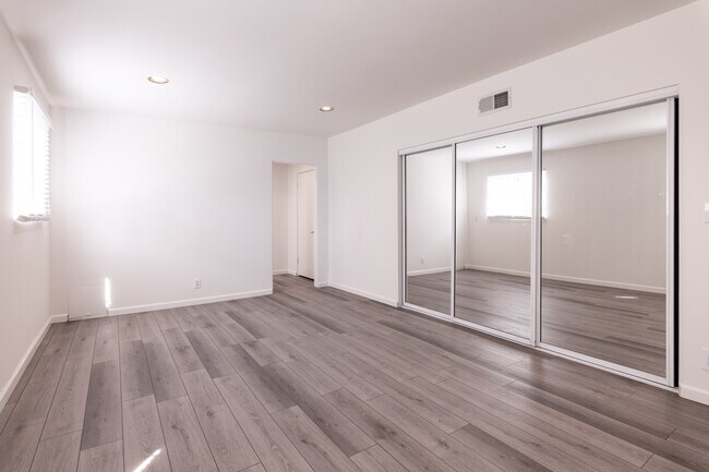 Building Photo - 631 Pacific St