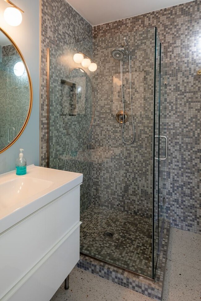 Building Photo - Luxury Mid Century Oasis in Palm Springs
