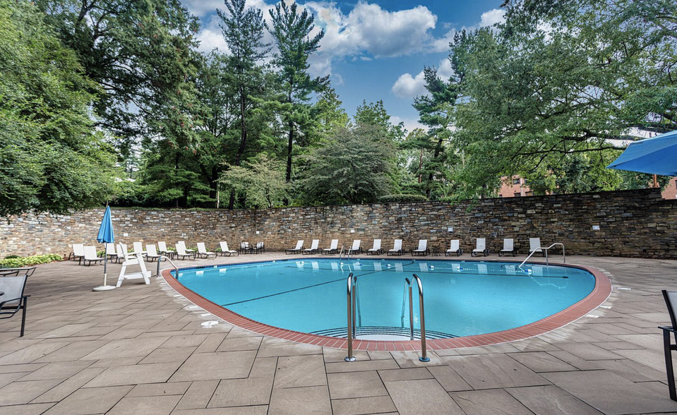 Incredible Amenities – Pool, gym, roof deck, concierge, and more! - 4000 Tunlaw Rd NW