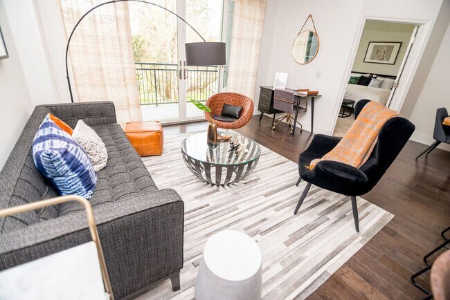 Building Photo - Spacious 1 Bed Apt with Exclusive Move-In ...
