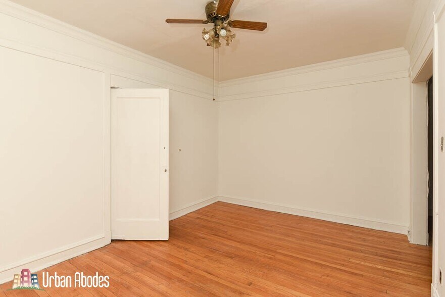 Building Photo - 5023 N Winchester Ave