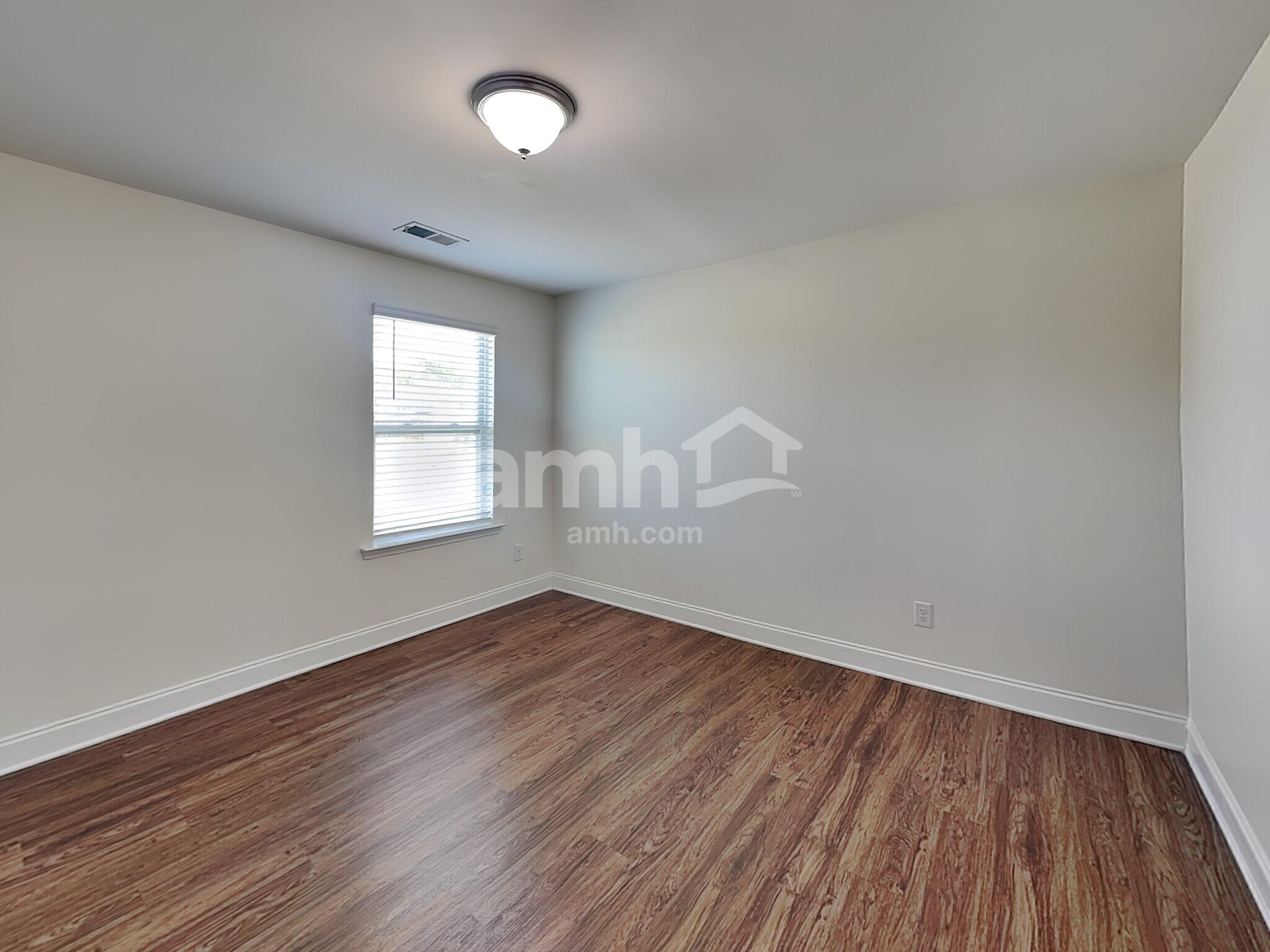 Building Photo - 145 Twin River Dr