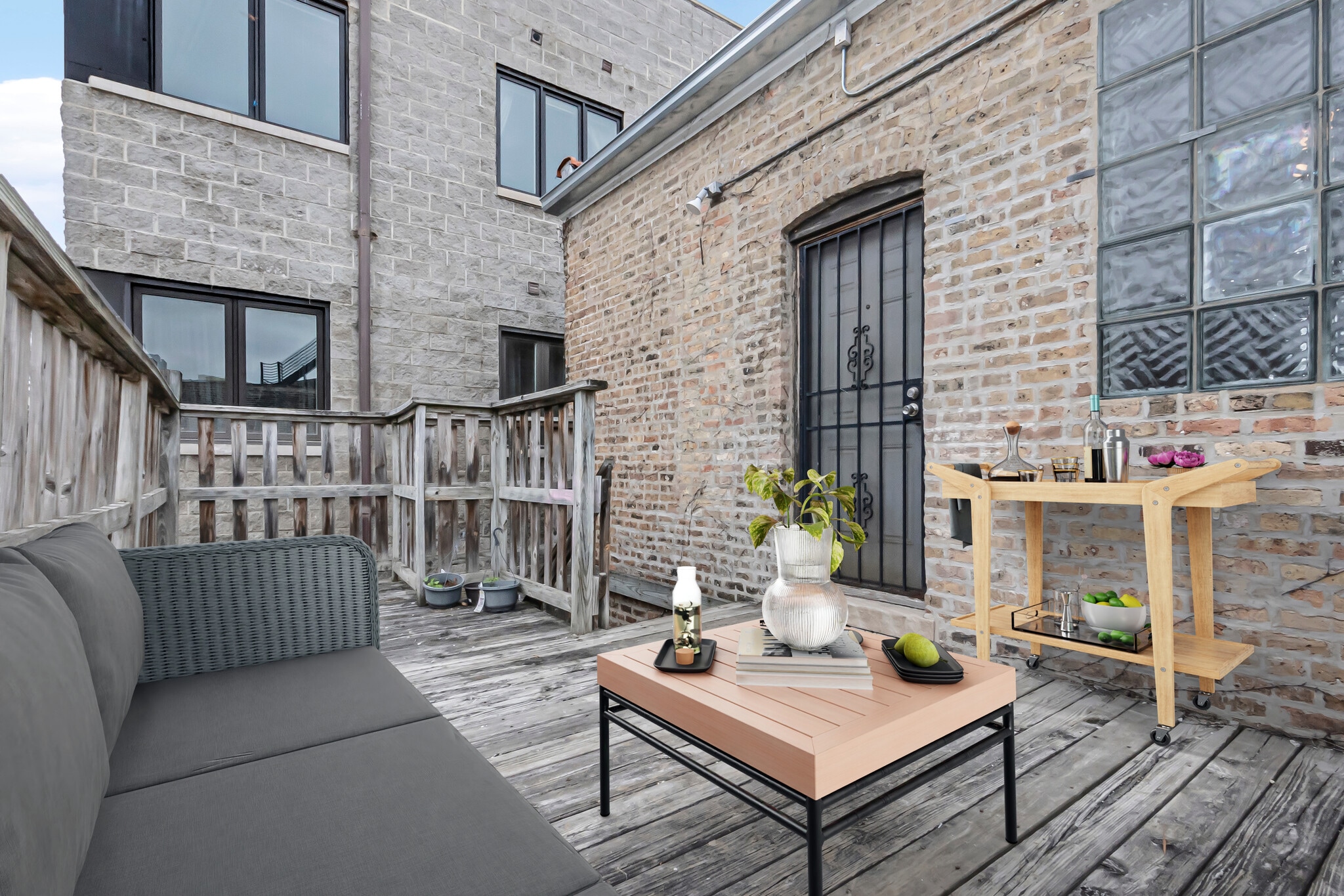 Building Photo - 1739 W Beach Ave