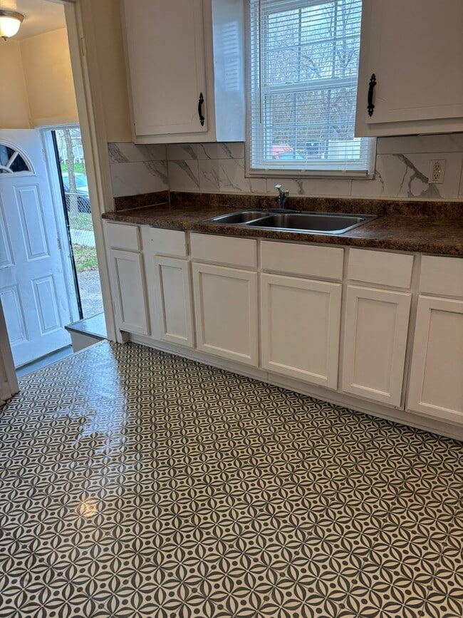 Building Photo - 19449 W Chicago