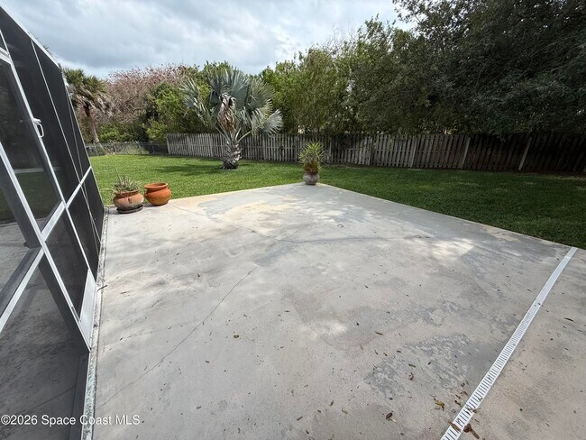 Building Photo - 563 Summers Creek Dr