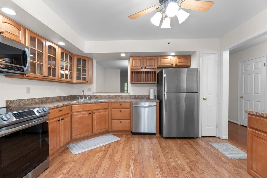 Building Photo - 8710 Birkenhead Ct
