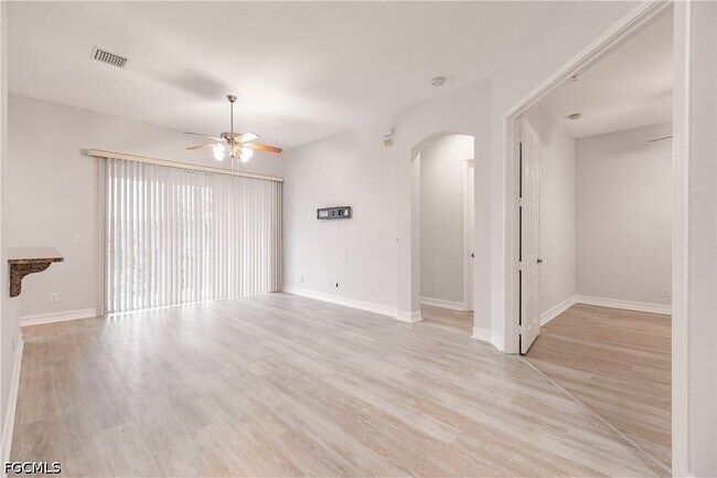 Building Photo - 12060 Lucca St