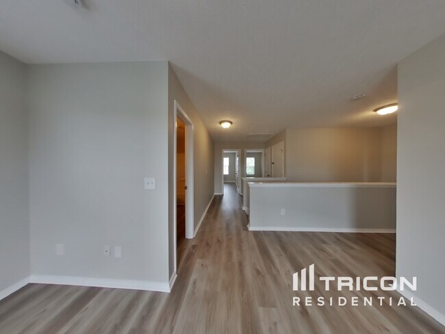 Building Photo - 1322 Bundy Dr