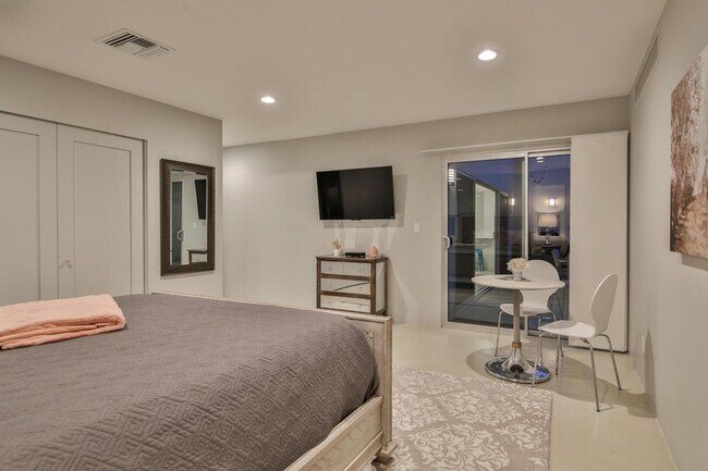 Building Photo - 47956 Silver Spur Trail