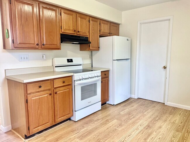 Building Photo - 7141 Margarets Ln