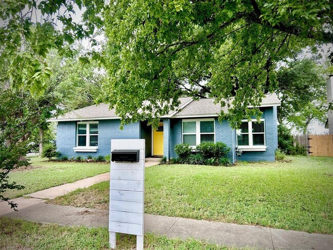 Building Photo - 4914 Scarsdale Dr