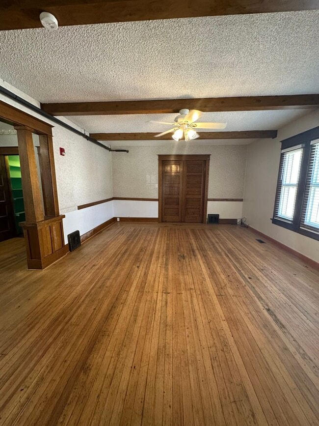 Building Photo - 1605 11th Ave