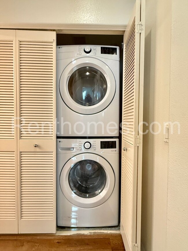 Building Photo - 11630 Miro Cir