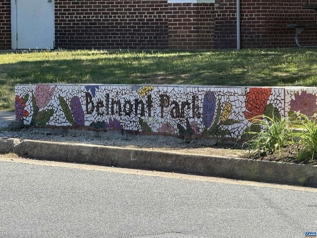 Building Photo - 704 Druid Ave