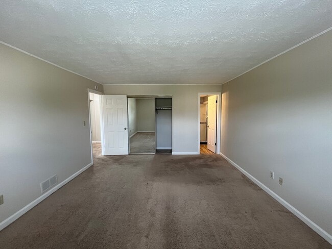 Building Photo - 7271 Beacon Hill Dr