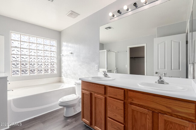 Building Photo - 11023 W Loma Ln