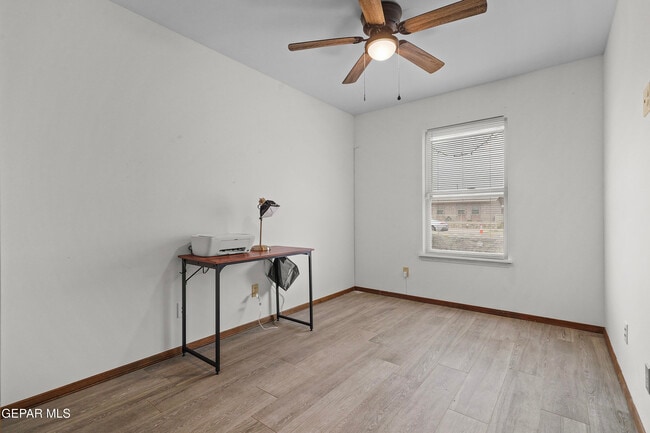 Building Photo - 5660 Longview Dr