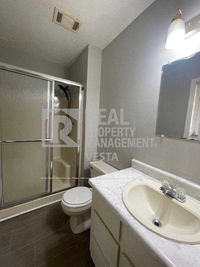 Building Photo - 251 Randy Cir