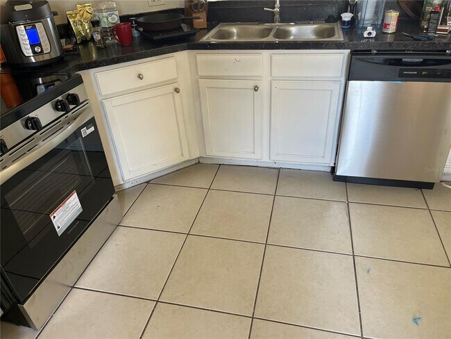 Building Photo - 326 Chelmsford Ct