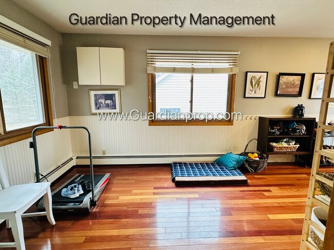 Building Photo - Orono Single Family Home, Large Garage, Sp...