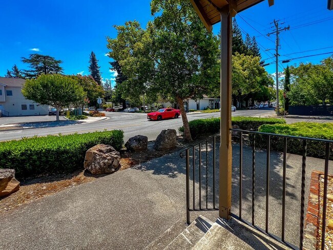 Building Photo - Charming 2 Bedroom, 1 Bathroom Home with Large Fenced Yard + Garage