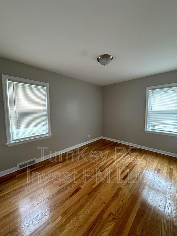 Building Photo - 17959 Loomis Ave