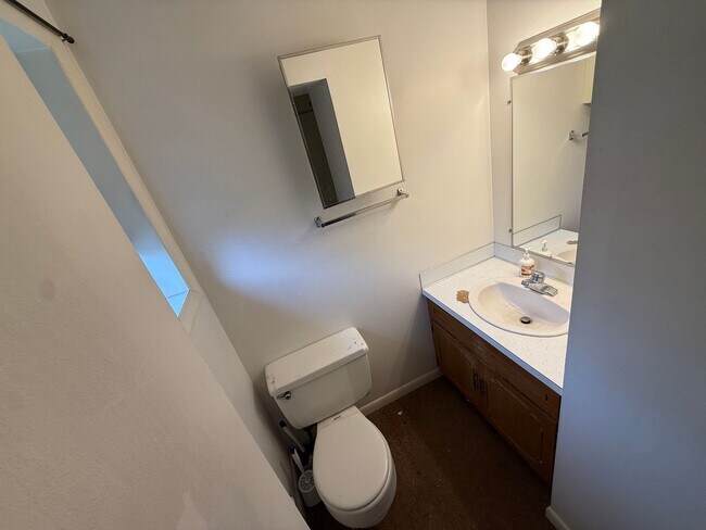 Building Photo - 429-431 E. King Street