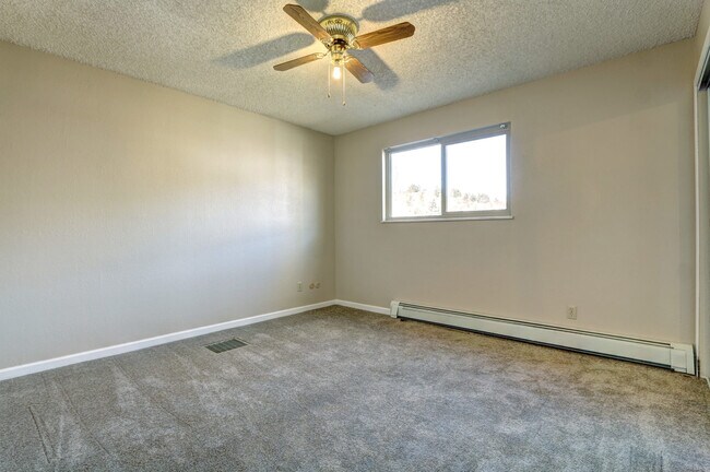 Building Photo - Charming Cul-De-Sac Home Near Downtown Castle Rock. Fantastic Fenced Backyard!