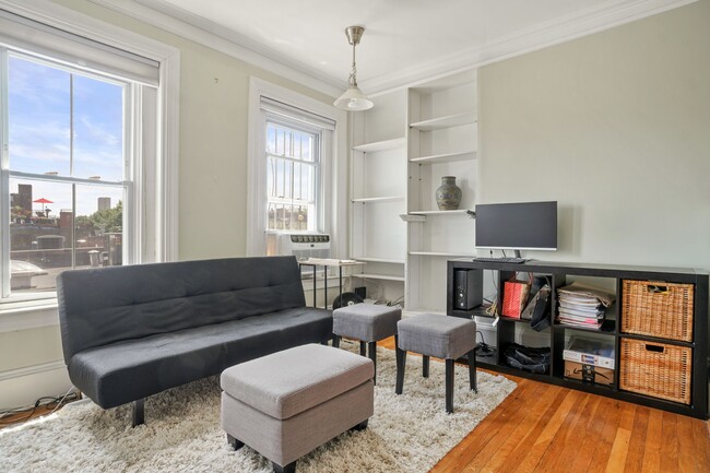 Building Photo - 558 Columbus Ave