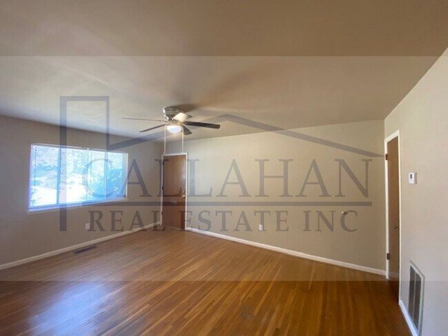 Building Photo - Park Hill 2 bedroom