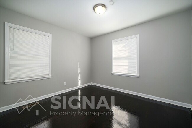 Building Photo - 504 Annie Laura Dr