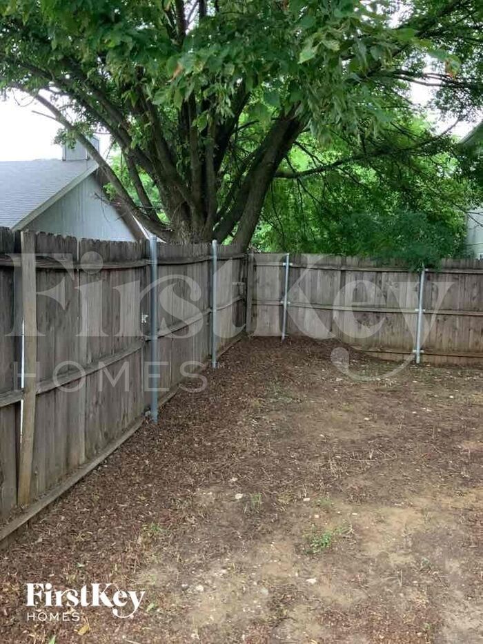 Building Photo - 1150 Lombard Ln