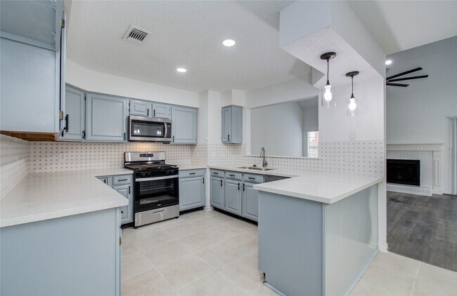 Building Photo - 2106 Spyglass Dr