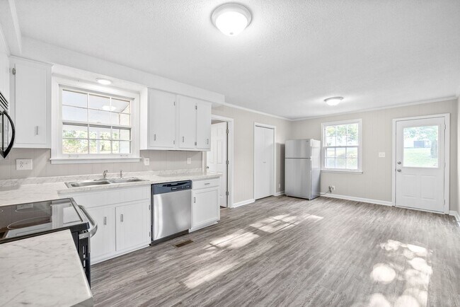 Building Photo - 3 Bedroom Home For Rent in St. Bethlehem A...