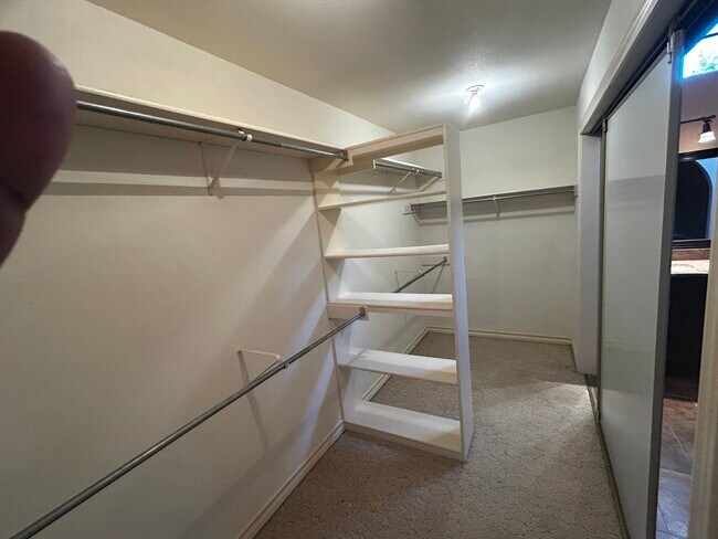 Building Photo - 15603 Rose Crest