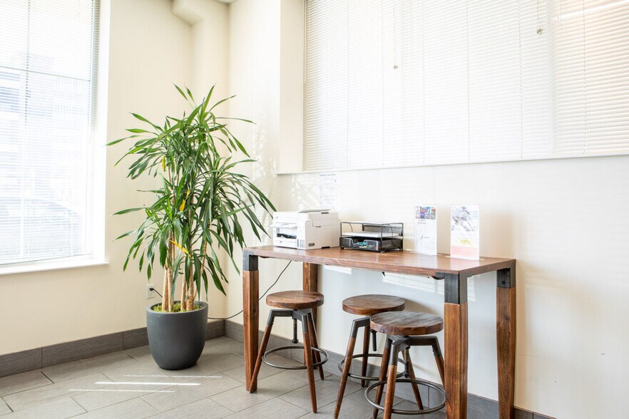 Building Photo - 1031 S 1st St