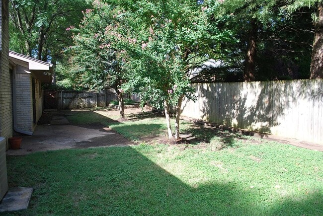 Building Photo - 1710 Neshoba Cove