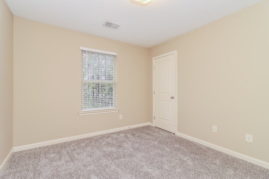 Building Photo - 293 Camellia Way