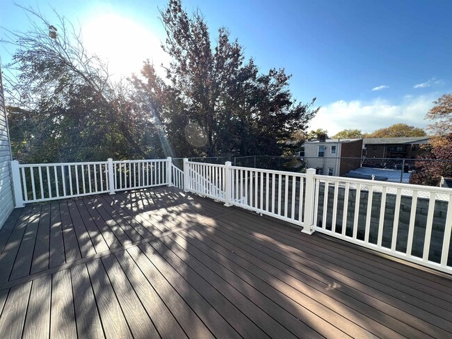 Building Photo - 25 Wallis Ave